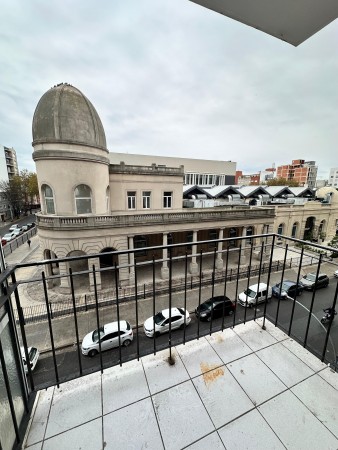 VENTA MONOAMBIENTE CON BALCON SALIENTE EN FRENTE AL PASEO ALDREY