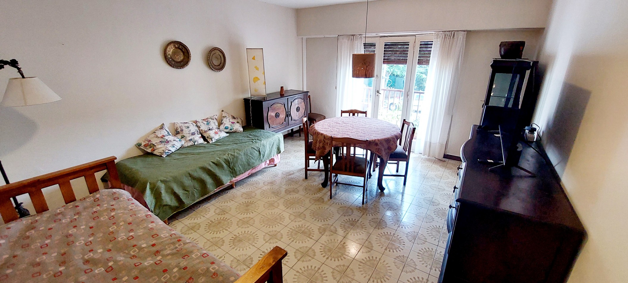 DEPARTAMENTO 2 AMBIENTES CON BALCON Y 2 PATIOS PLAYA CHICA