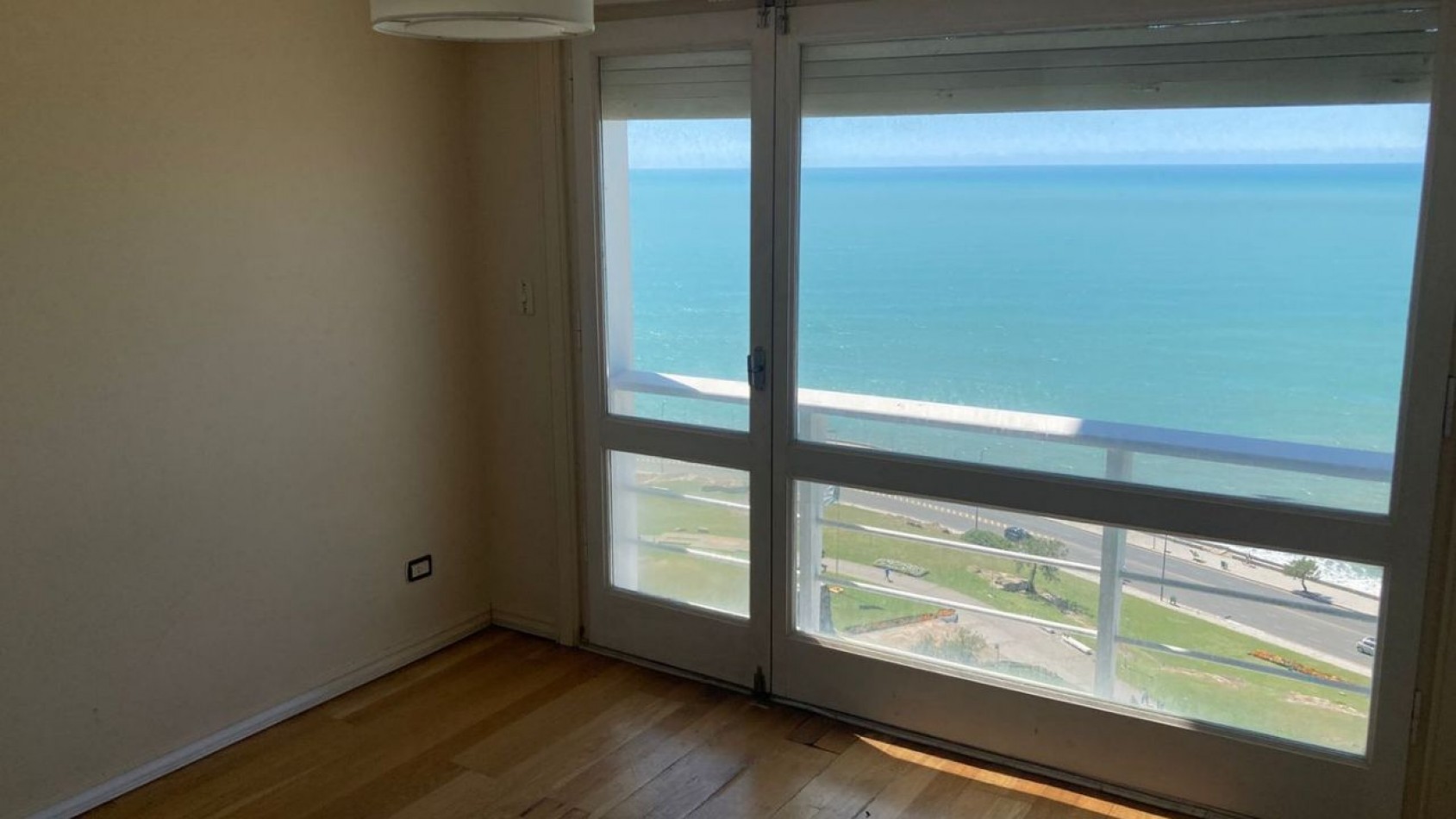 VENTA DEPARTAMENTO 8 AMBIENTES EN PLAYA GRANDE