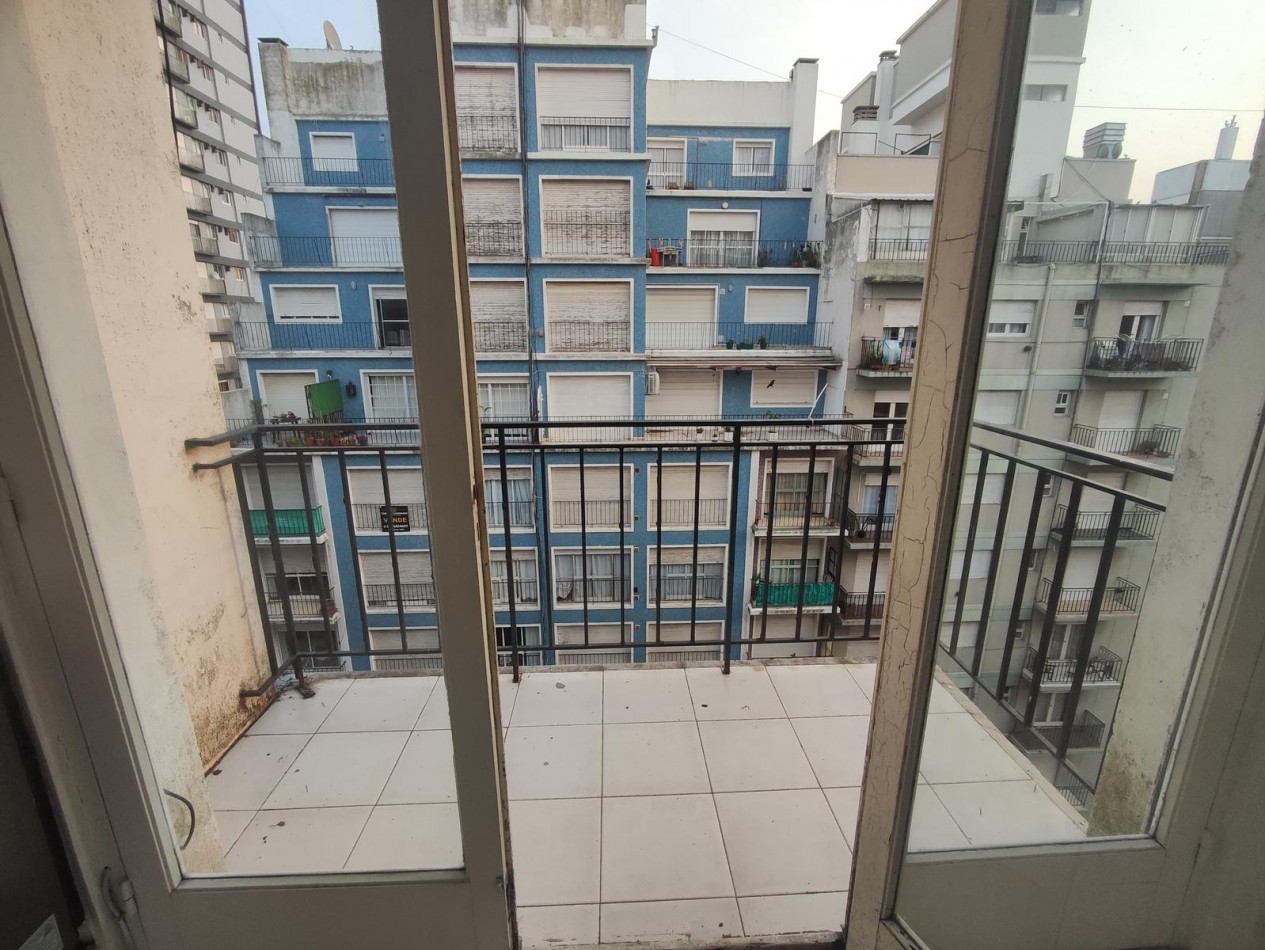 DEPARTAMENTO 2 AMBIENTES CON BALCON A LA CALLE ZONA GUEMES