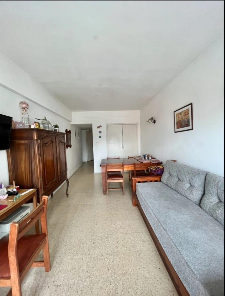 DEPARTAMENTO 2 AMBIENTES CON DEPENDENCIA Y BALCON A LA CALLE