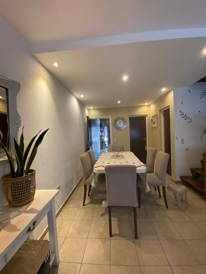 VENTA DUPLEX 3 AMBIENTES CON JARDIN  Y PARRILLA