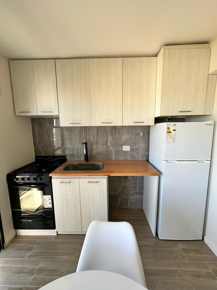 VENTA MONOAMBIENTE CON BALCON CORRIDO
