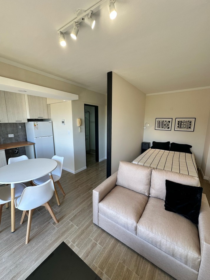 VENTA MONOAMBIENTE CON BALCON CORRIDO