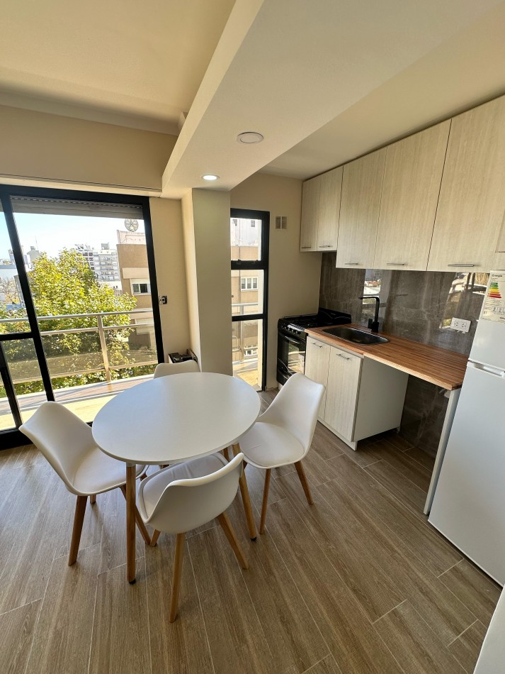 VENTA MONOAMBIENTE CON BALCON CORRIDO