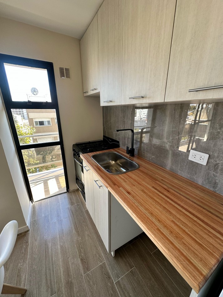 VENTA MONOAMBIENTE CON BALCON CORRIDO