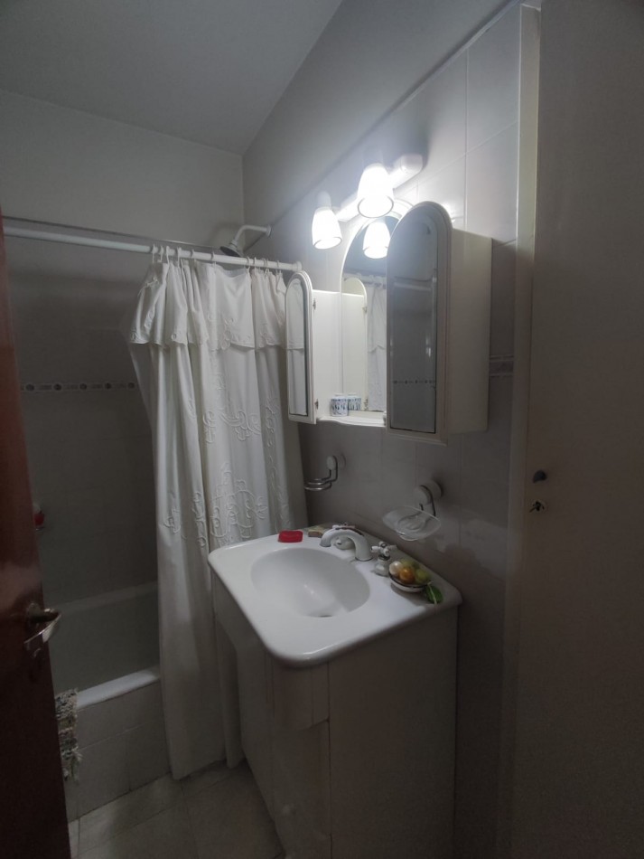 ALQUILER CHALET DE 5 AMBIENTES CON PARQUE