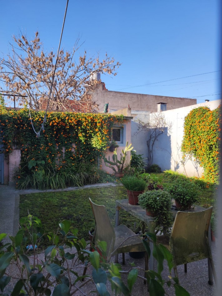 ALQUILER CHALET DE 5 AMBIENTES CON PARQUE