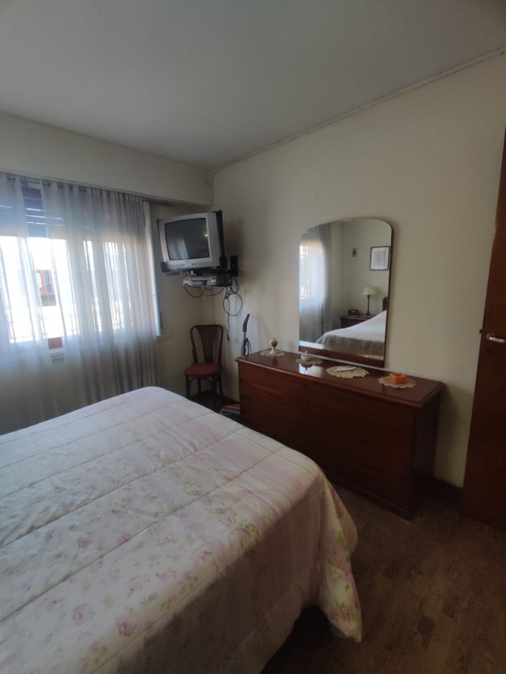 ALQUILER CHALET DE 5 AMBIENTES CON PARQUE