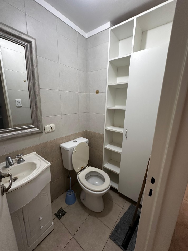 VENTA SEMIPISO 3 AMBIENTES CON BALCON CORRIDO