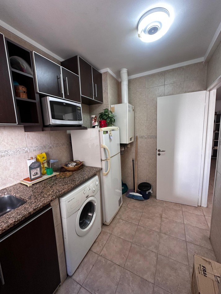 VENTA SEMIPISO 3 AMBIENTES CON BALCON CORRIDO