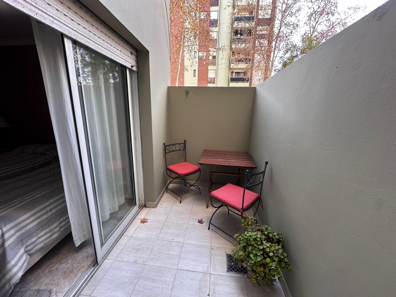 VENTA SEMIPISO 3 AMBIENTES CON BALCON CORRIDO