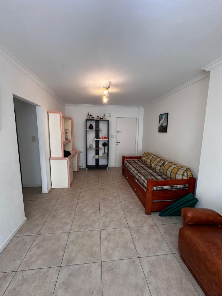 VENTA SEMIPISO 3 AMBIENTES CON BALCON CORRIDO