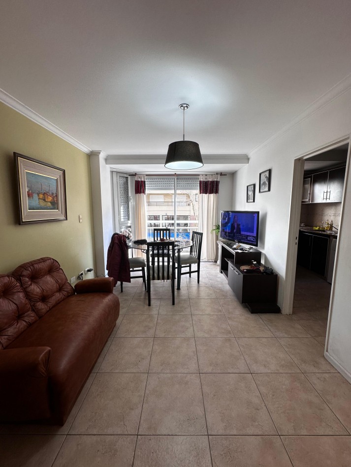 VENTA SEMIPISO 3 AMBIENTES CON BALCON CORRIDO