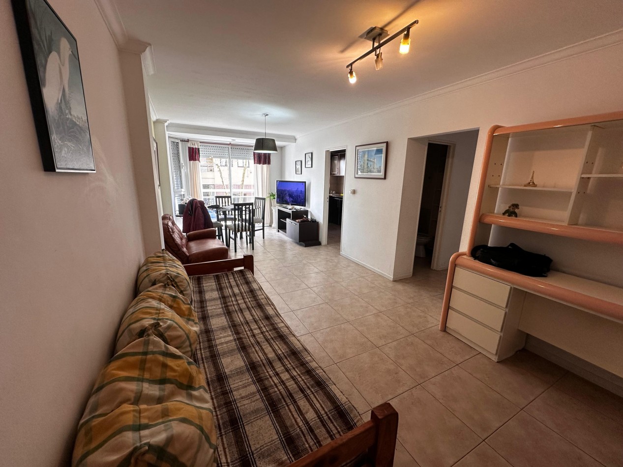 VENTA SEMIPISO 3 AMBIENTES CON BALCON CORRIDO