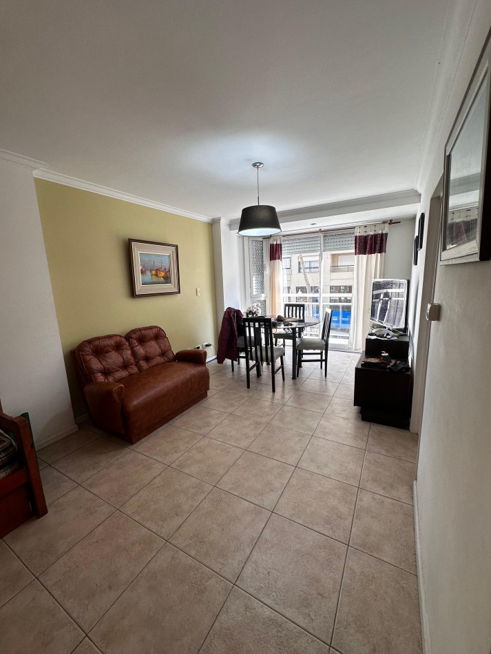 VENTA SEMIPISO 3 AMBIENTES CON BALCON CORRIDO