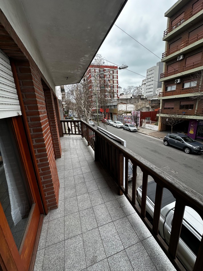 VENTA 3 AMBIENTES CON BALCON CORRIDO, PATIO Y QUINCHO