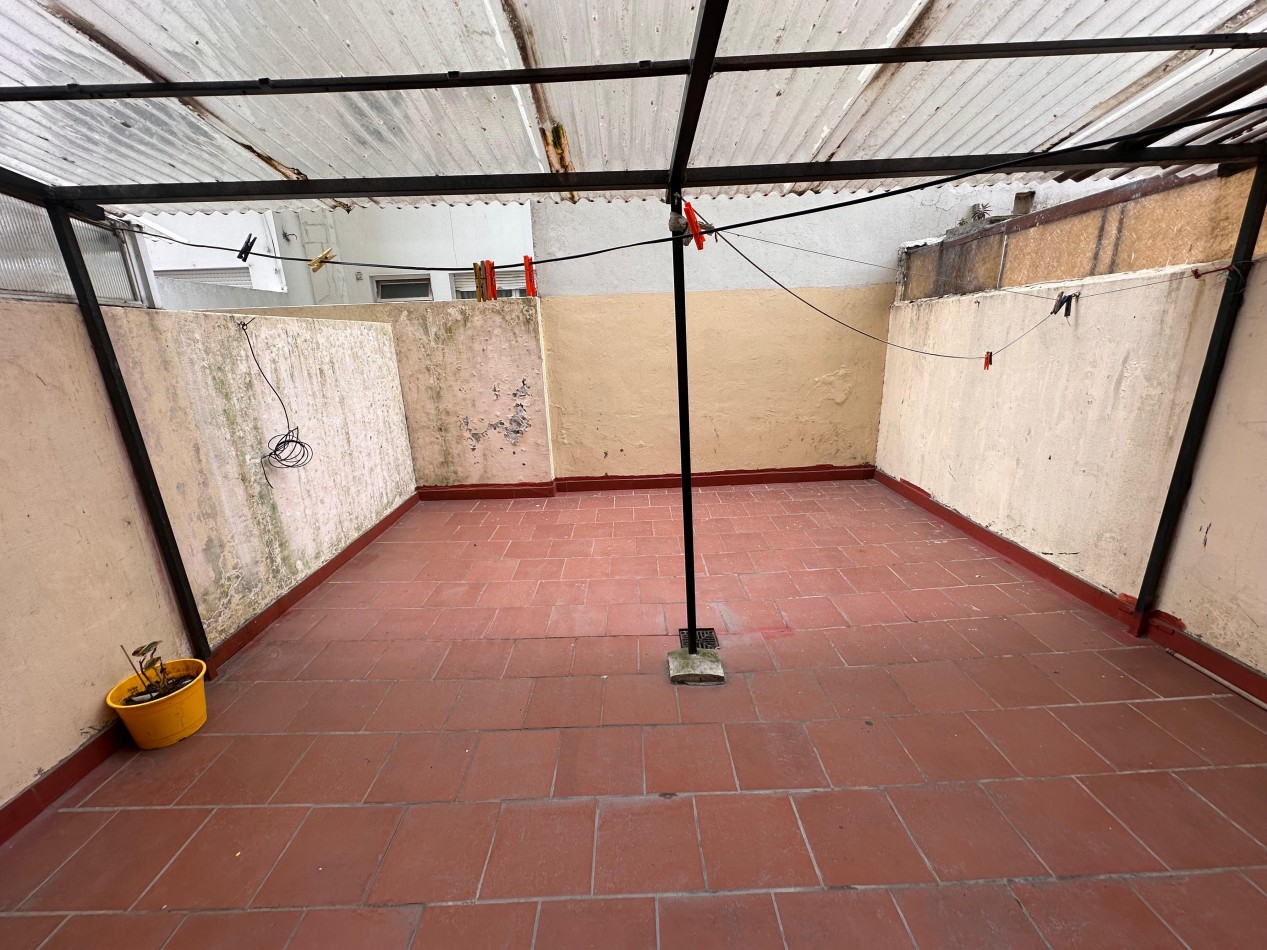 DEPARTAMENTO 1 AMBIENTE Y MEDIO CON PATIO