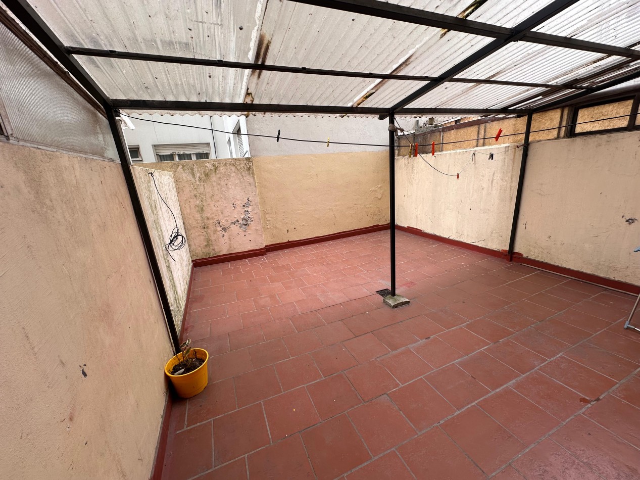 DEPARTAMENTO 1 AMBIENTE Y MEDIO CON PATIO