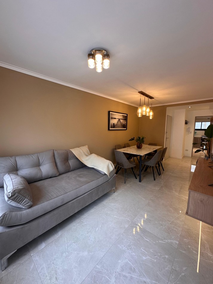VENTA HERMOSO DEPARTAMENTO 3 AMBIENTES RECICLADO A NUEVO