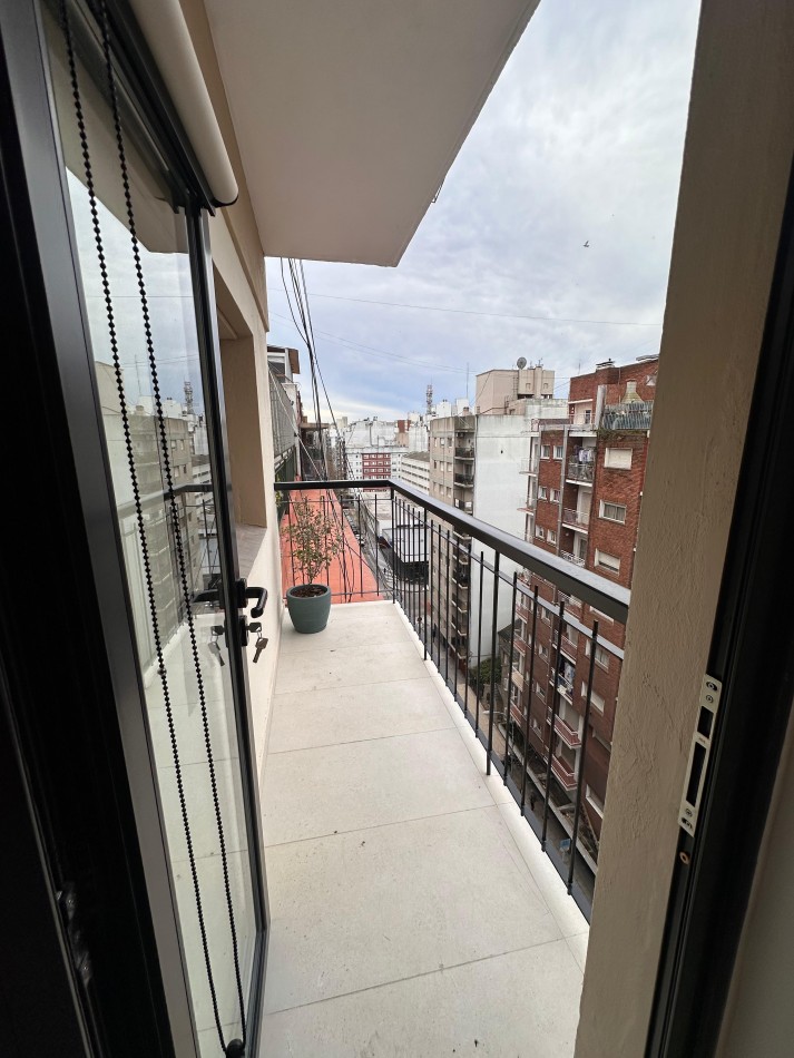 VENTA HERMOSO DEPARTAMENTO 3 AMBIENTES RECICLADO A NUEVO