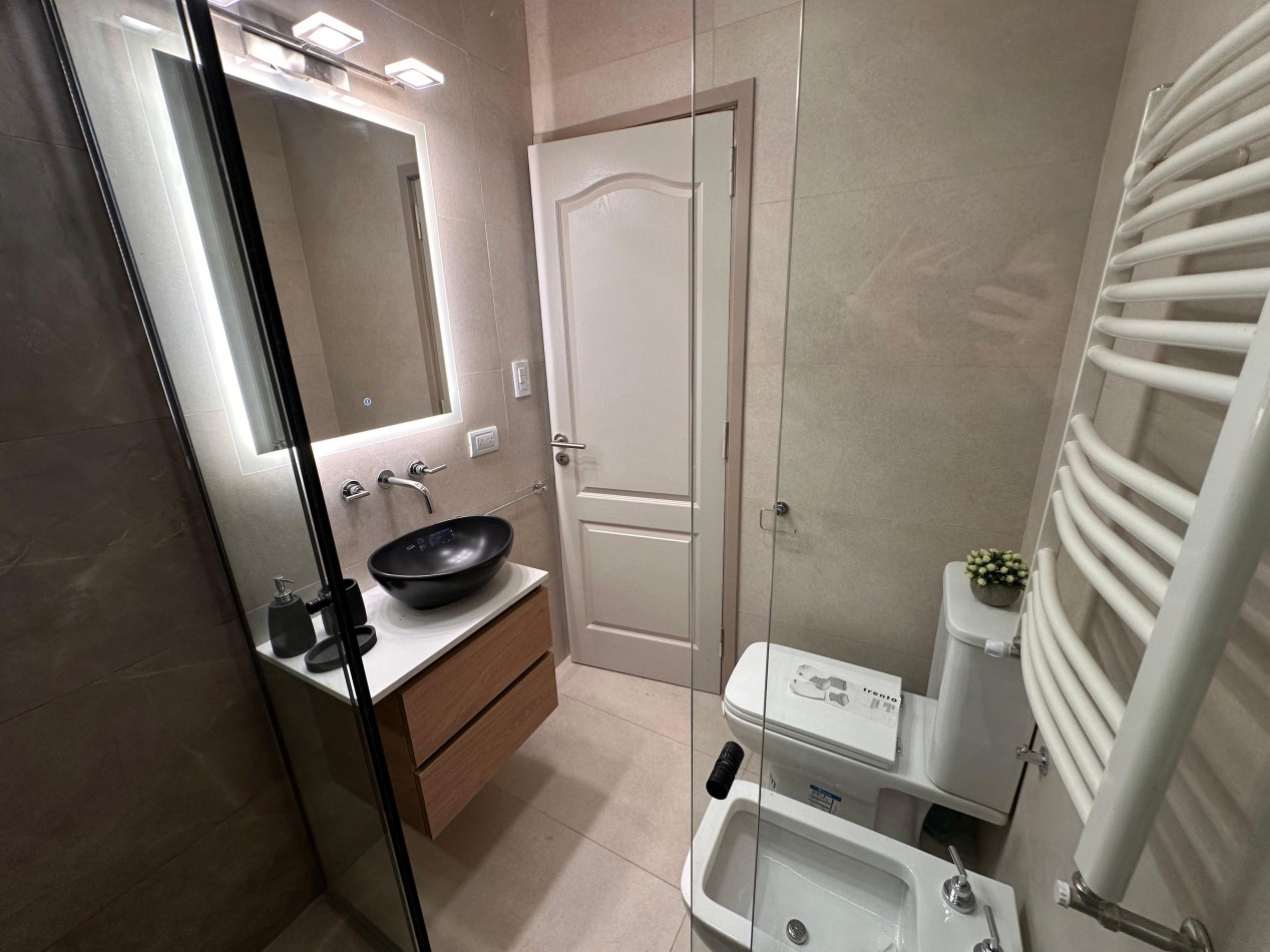 VENTA HERMOSO DEPARTAMENTO 3 AMBIENTES RECICLADO A NUEVO