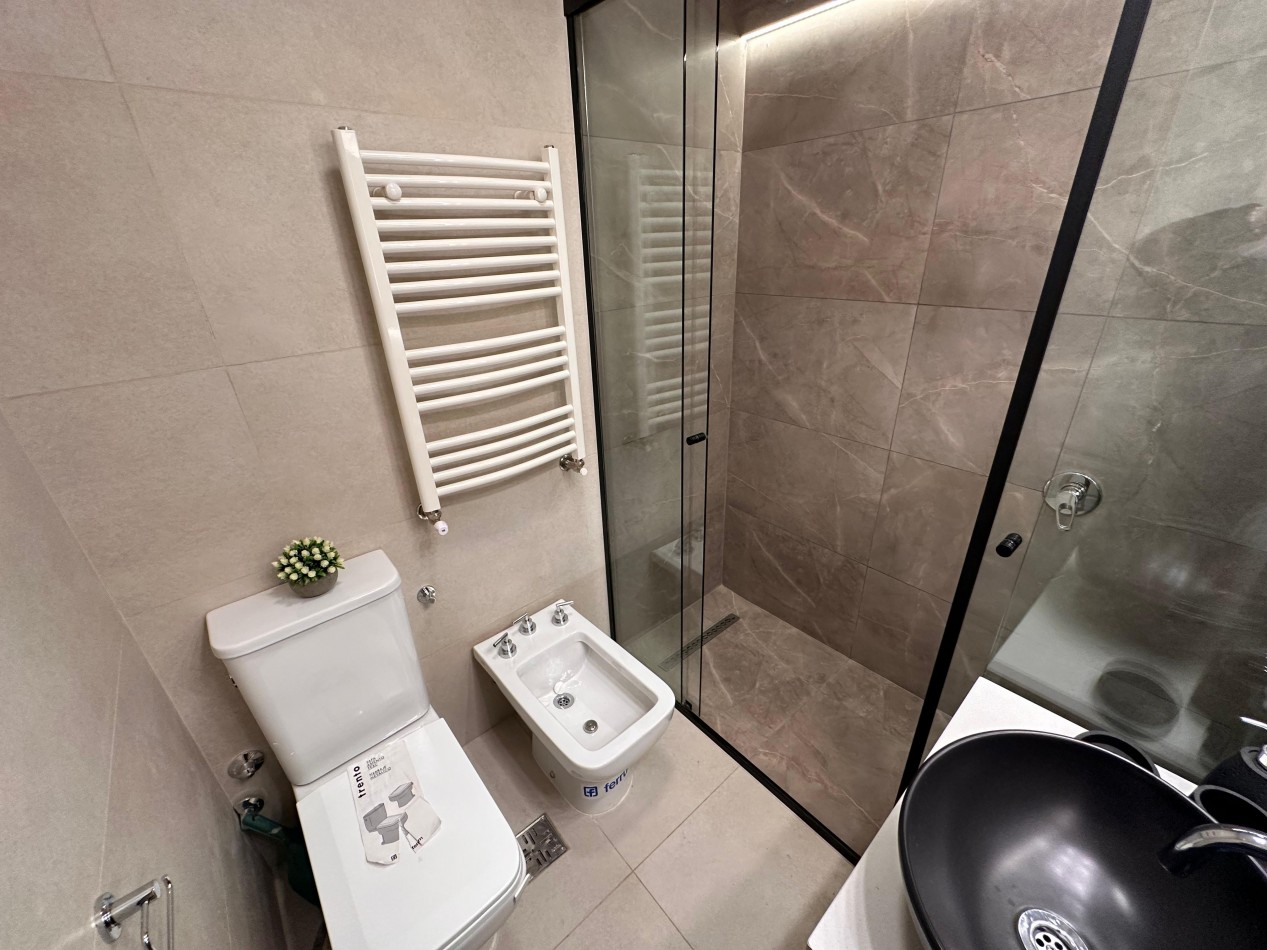 VENTA HERMOSO DEPARTAMENTO 3 AMBIENTES RECICLADO A NUEVO