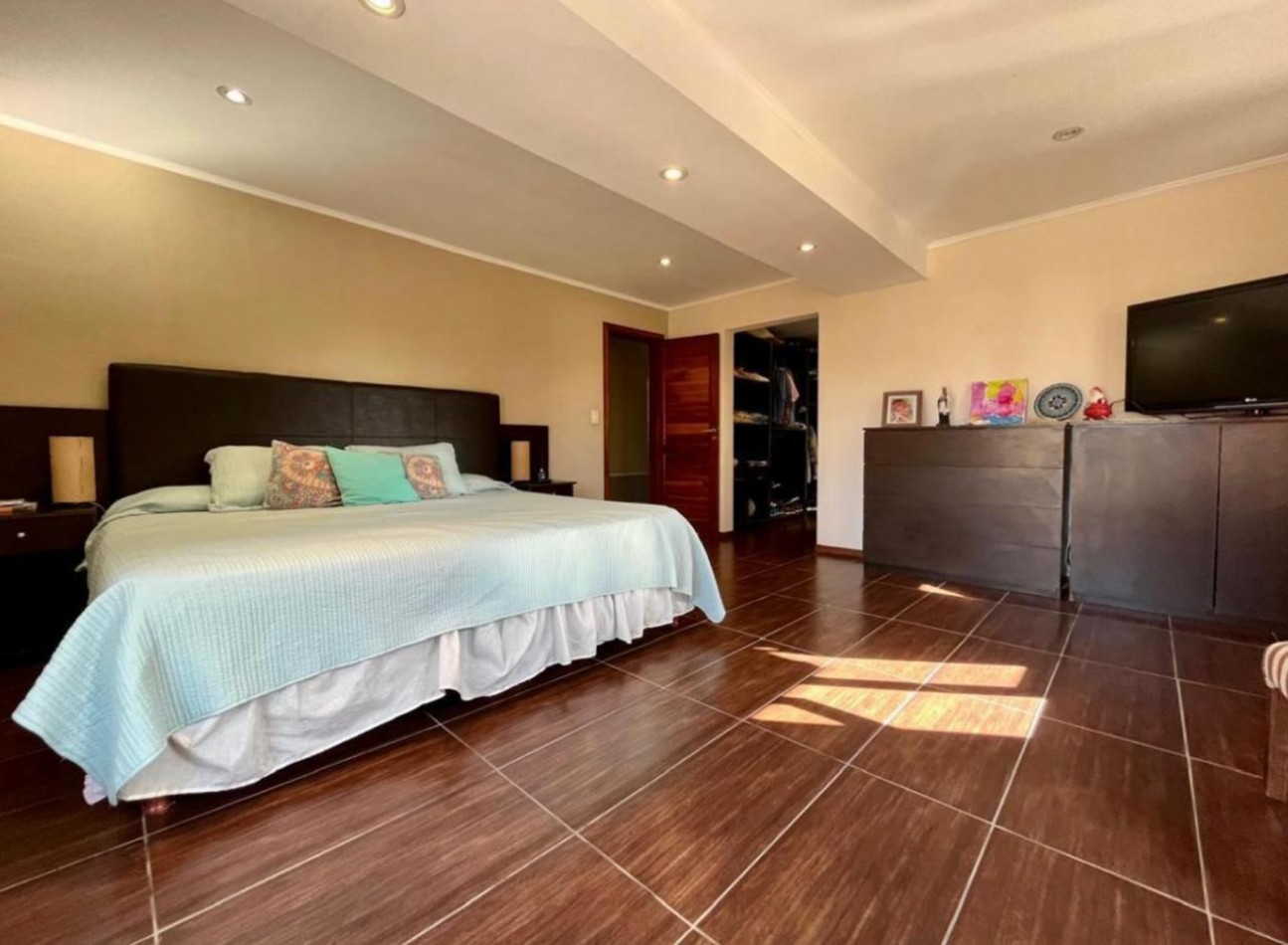 ALQUILER CASA 6 AMBIENTES EN RUMENCO