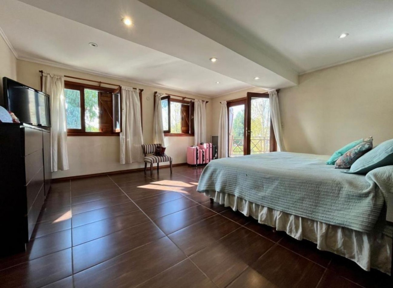 ALQUILER CASA 6 AMBIENTES EN RUMENCO