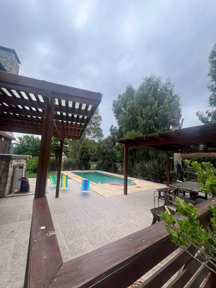 ALQUILER CASA 6 AMBIENTES EN RUMENCO