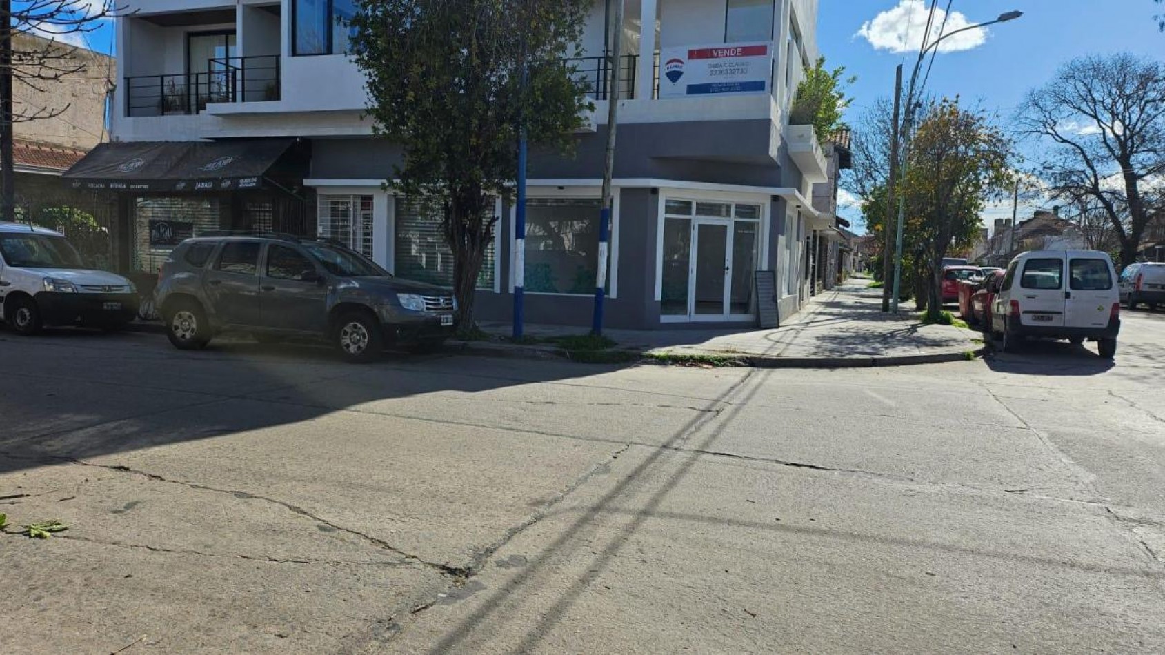 ALQUILER DE LOCAL COMERCIAL EN ESQUINA