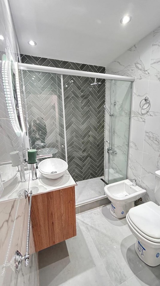 DEPARTAMENTO 3 AMBIENTES AL FRENTE CON BALCON