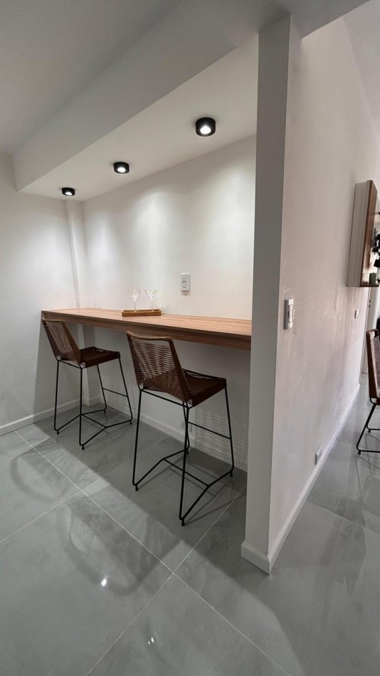 DEPARTAMENTO 3 AMBIENTES AL FRENTE CON BALCON