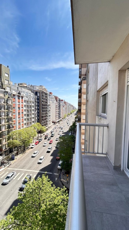 DEPARTAMENTO 3 AMBIENTES AL FRENTE CON BALCON