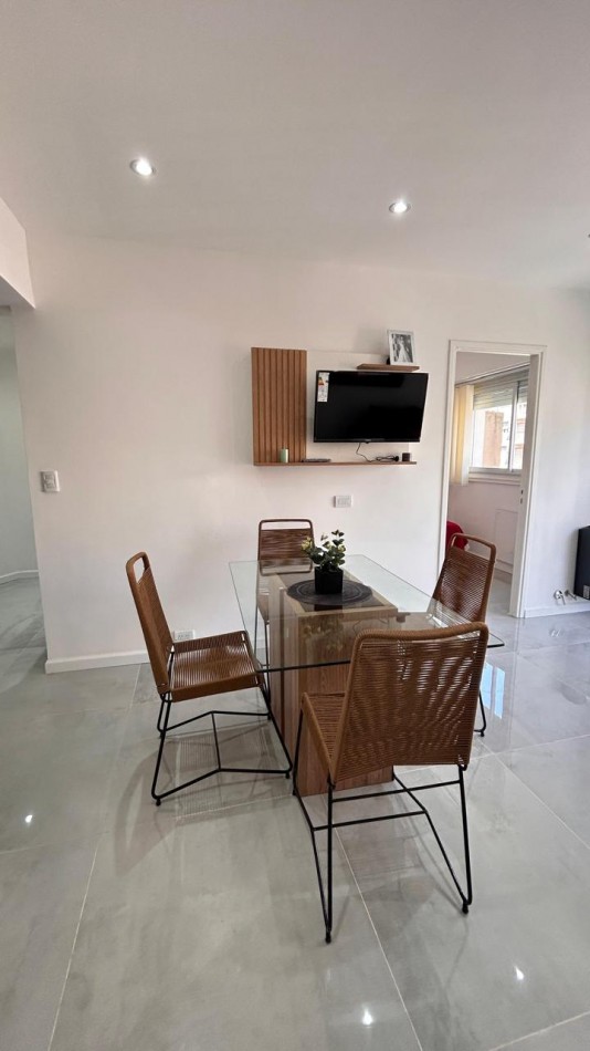 DEPARTAMENTO 3 AMBIENTES AL FRENTE CON BALCON