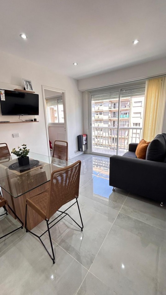 DEPARTAMENTO 3 AMBIENTES AL FRENTE CON BALCON