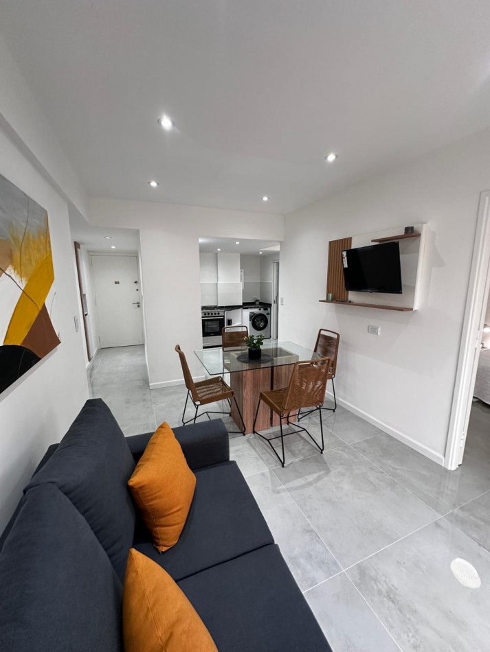 DEPARTAMENTO 3 AMBIENTES AL FRENTE CON BALCON