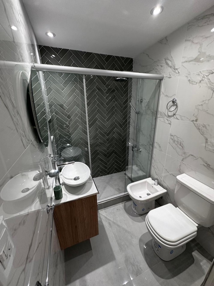 DEPARTAMENTO 3 AMBIENTES AL FRENTE CON BALCON