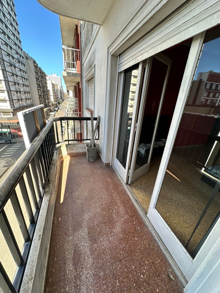 VENTA DEPARTAMENTO 3 AMBIENTES CON BALCON Y VISTA PARCIAL AL MAR