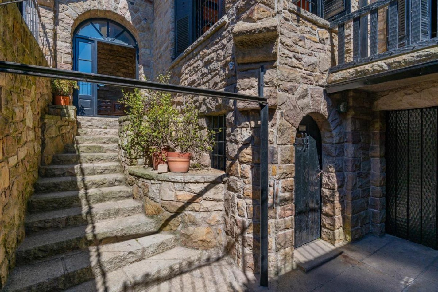 VENTA IMPORTANTE CHALET EN LA PERLA