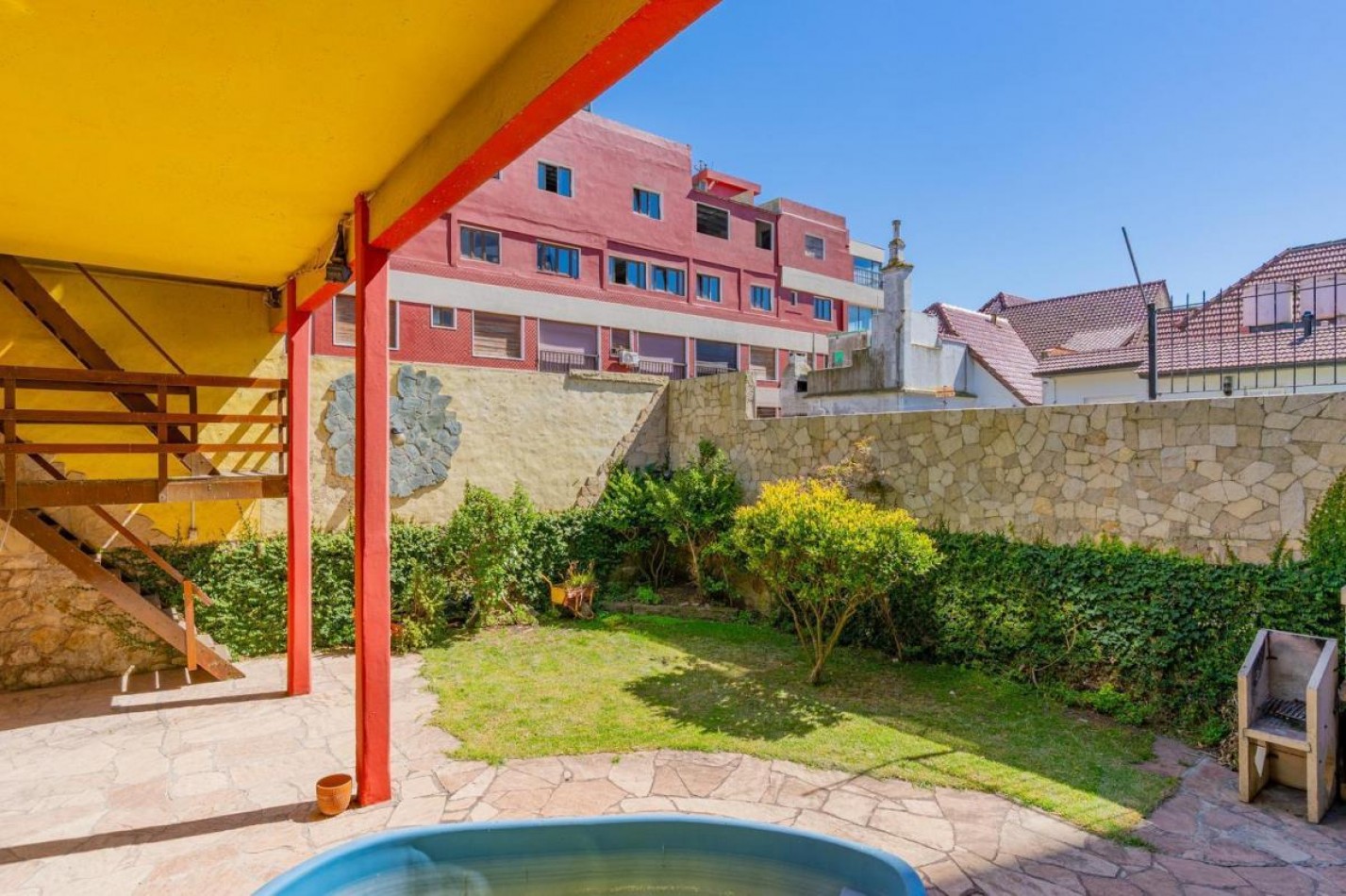 VENTA IMPORTANTE CHALET EN LA PERLA