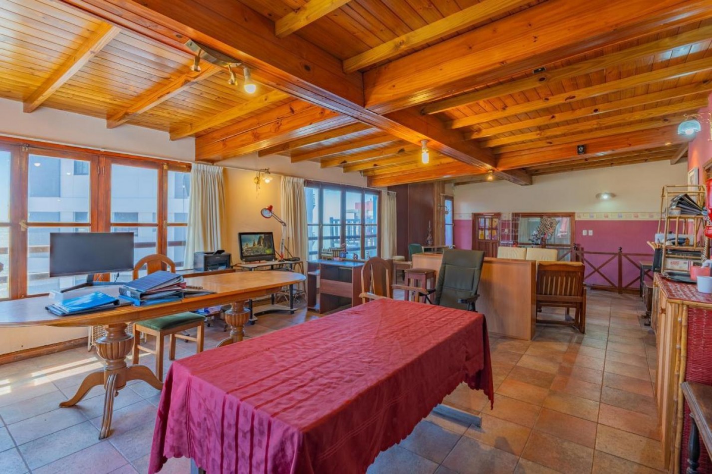 VENTA IMPORTANTE CHALET EN LA PERLA