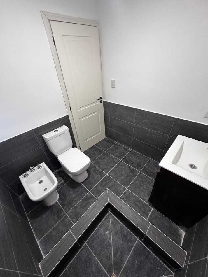 VENTA PH 3 AMBIENTES A LA CALLE 