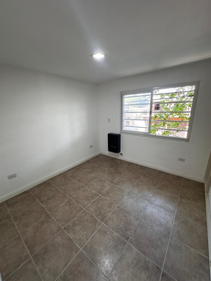 VENTA PH 3 AMBIENTES A LA CALLE 