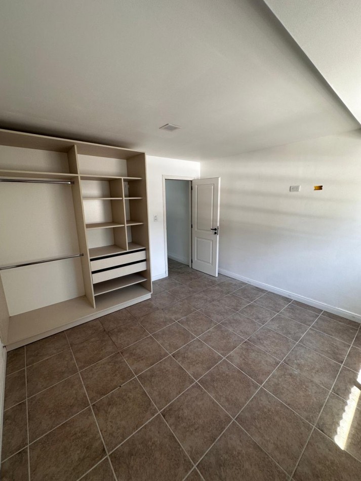 VENTA PH 3 AMBIENTES A LA CALLE 