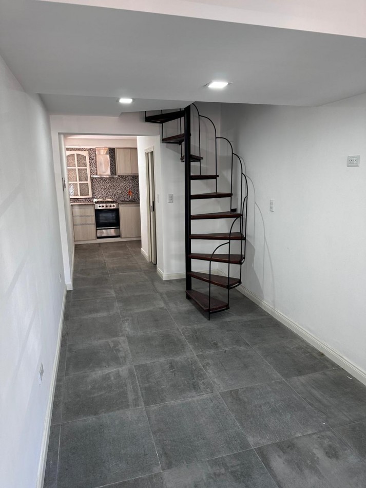 VENTA PH 3 AMBIENTES A LA CALLE 