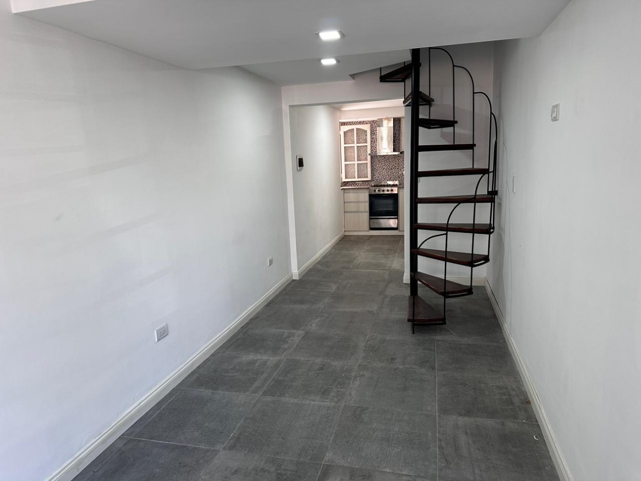 VENTA PH 3 AMBIENTES A LA CALLE 