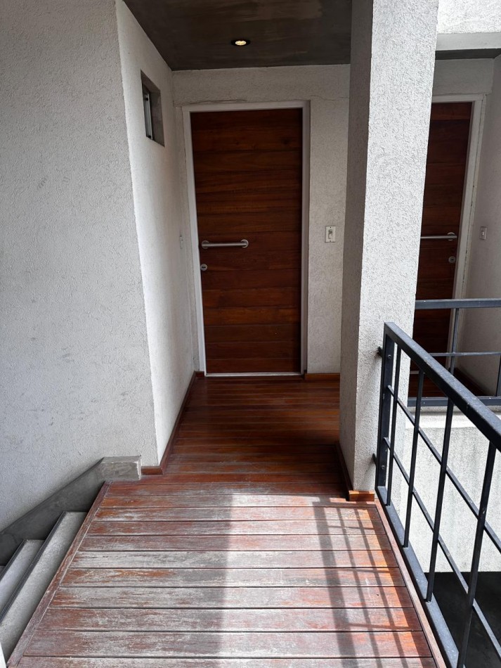 VENTA MONOAMBIENTE CON COCHERA EN CHAUVIN