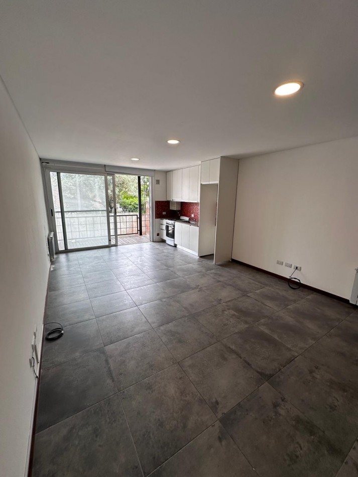 VENTA MONOAMBIENTE CON COCHERA EN CHAUVIN