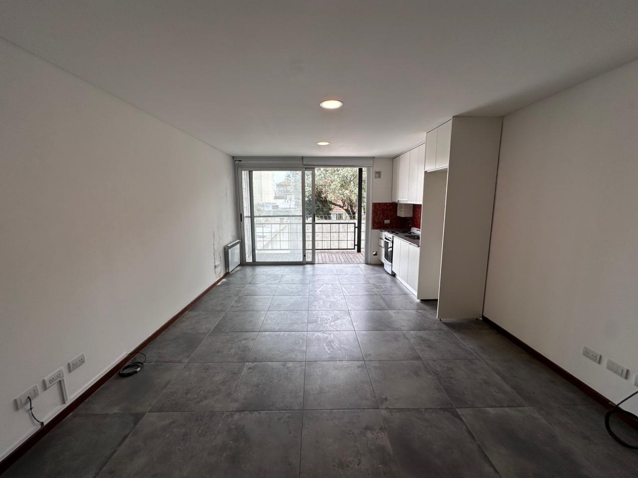 VENTA MONOAMBIENTE CON COCHERA EN CHAUVIN